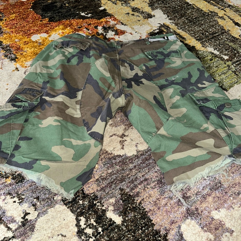 Men's Camouflage Cargo Shorts - Picture 3 of 5